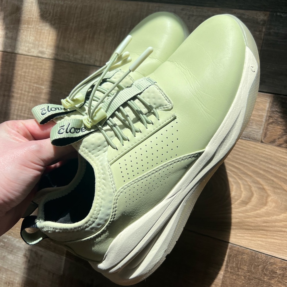 Go Clove nursing shoes size 8